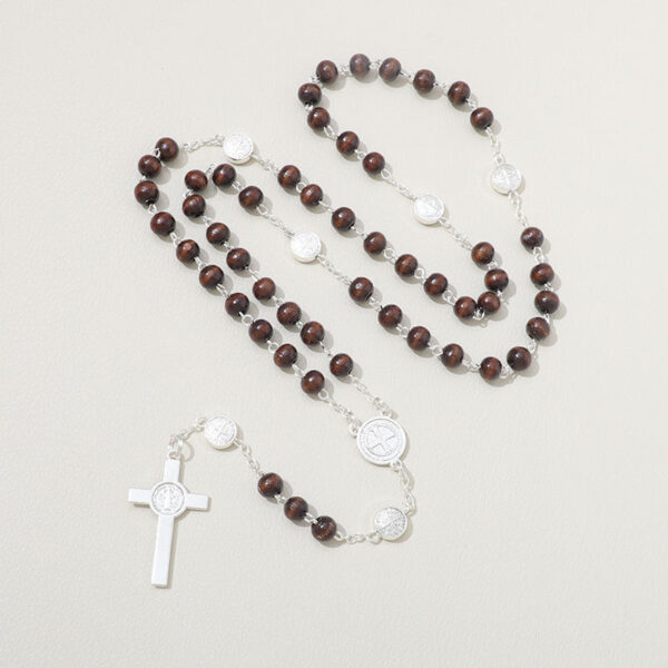 2024 Wholesale Handmade Wooden Saint Benedict Catholic Religious Rosary Jesus Alloy Cross Prayer Necklace Gifts