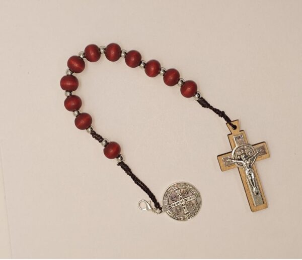hot selling red wooden beads rosary saint benedict medal center jesus cross religious jewelry necklace bracelet sets