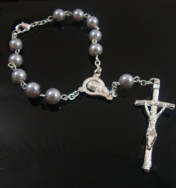 wholesales christian plastic round peal glass beads rosary crucifix virgin mary pendant bracelet
