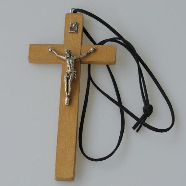 c6d802ad6846ce7f97bf68a264ee5dbe_H3653727c631a41db8a8b2e06c93488dft_avif=close&webp=close Komi 2023 Hot Selling New Cross Inlaid Wooden Pendant Cross Wood Alloy Religious Jseus Necklace