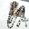 Komi 2023 New Gothic Black Simple Cross Religious Pendant Necklace Rosary Prayer Jewelry Necklaces