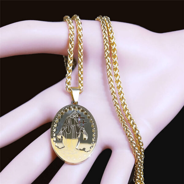 KOMI HipHop Goddess Madonna Medal Twist Chain Necklace 18K Gold Stainless Steel Oval Virgin Mary Pendant Necklaces for Men Gift