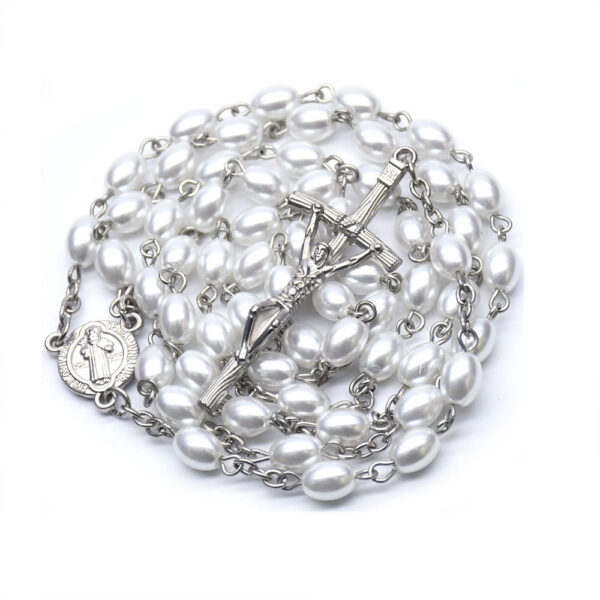 2024 Hot Holy Religious Pearl Beads Rosary Cross Pendant Family Wedding Prayer Necklace