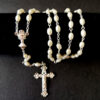 Komi Hot Sell Rosary 5*7mm Glass Pearl Necklaces Religious Rosary Trophy Medal Center Alloy Cross Jesus Necklace for Pary