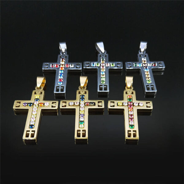 KOMI 2024 New Light Luxury Niche Design High Sense Stainless Steel Cross Religious Necklace Diamond Pendant