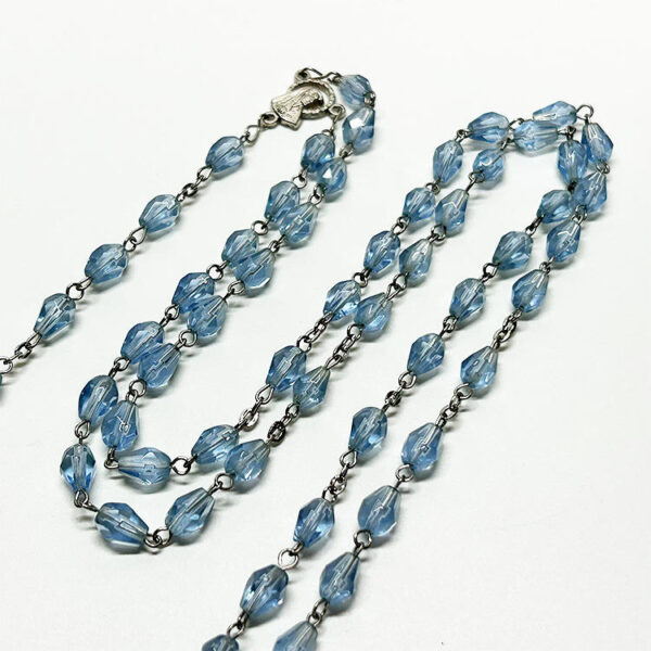 KOMI 2024 New White Copper Chain Link Multi-faceted Cross Pendant Religious Bead Necklace