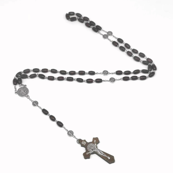 Komi Hot Selling Natural Wood Beads Saint Benedict Rosary Necklace Hand Woven Knot Bucket Bead Solid Wood Necklace