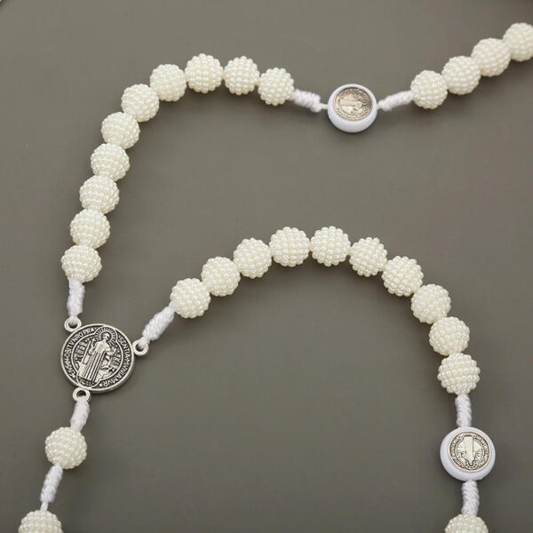Komi 2023 New Hand-woven Cross Acrylic Necklace Rend Simulation Cross Pearl Necklace