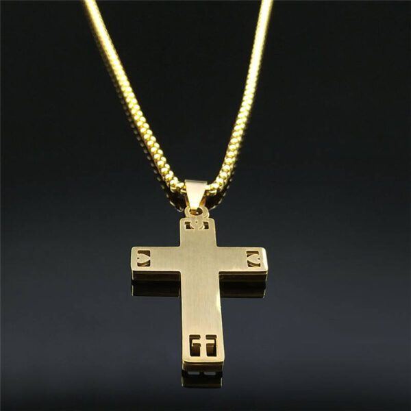 KOMI 2024 New Light Luxury Niche Design High Sense Stainless Steel Cross Religious Necklace Diamond Pendant