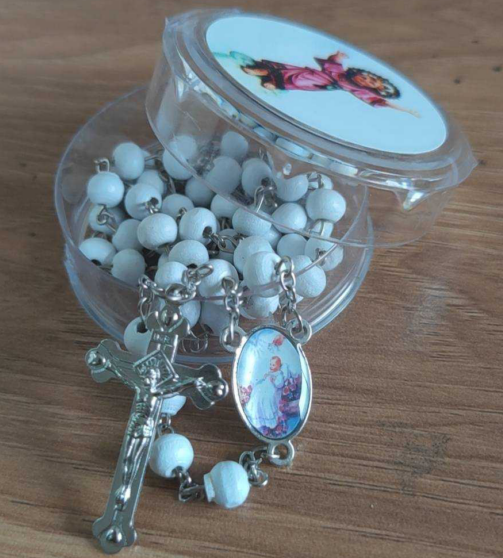 6mm Various Colors (white,blue,pink,black,brown..) of Wooden Beads Virgin Mary Prayer Fragrance Rosary Necklace(Box Pattern Mix)