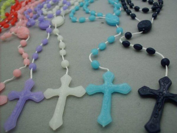 Luminous Mixed Color Cross Necklace Ten-color Plastic Luminous Rosary Necklace Wholesale