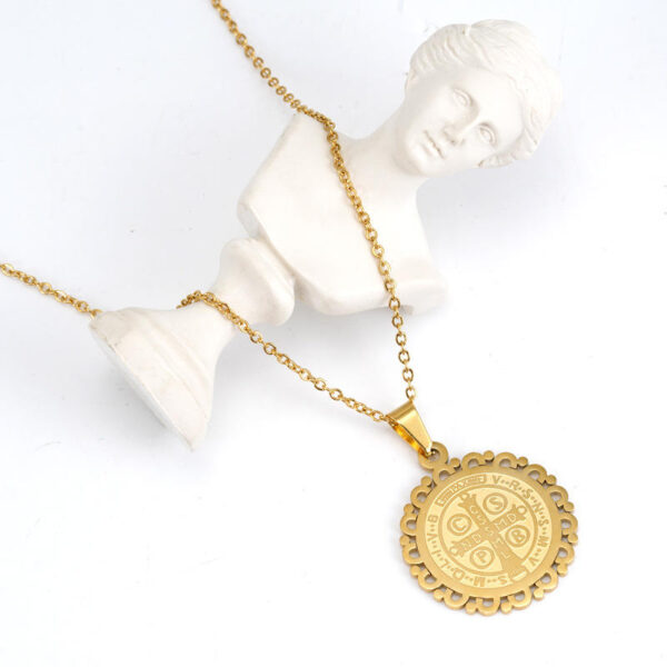 92544e32ba1e76a95b67b524a927ab59_H53b85c8e7a74454498c95502e52256c5r_avif=close&webp=close Komi Religious Titanium Steel Religious Pendant Jewelry Stainless Steel Priest Son Miracle Medal Necklace