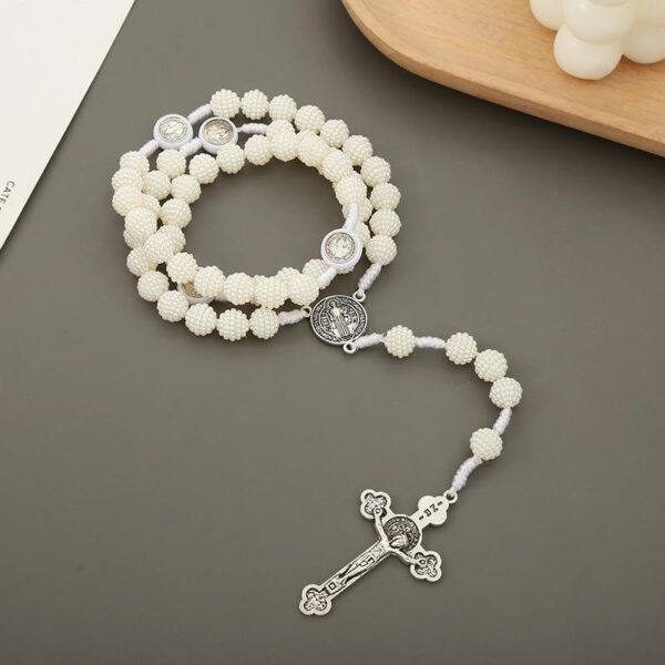 Komi 2023 New Hand-woven Cross Acrylic Necklace Rend Simulation Cross Pearl Necklace