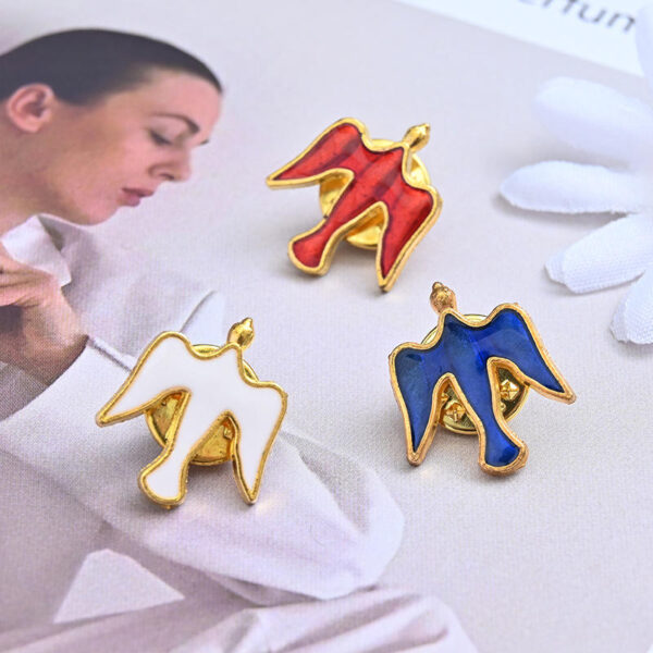 KOMI Exquisite Light Body Pigeon Cross Brooch Clothing Accessories Gift Badge