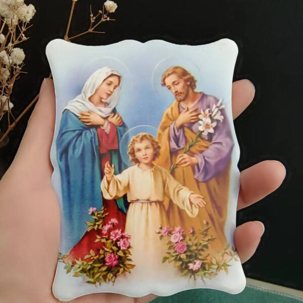 H53ffdd45bb7747ff969ed13342c54af2i KOMI Home Decorations Small White Ceramic Holy Family Portrait Frame Dainty Children's Desk Decoration Gift