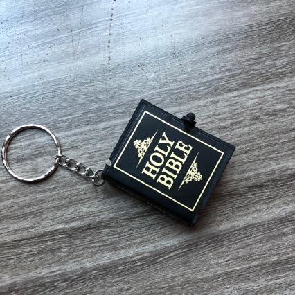 KOMI New Mini Miniature Scripture Keychain Pendant English Holy Bible Gift Religious Keychain