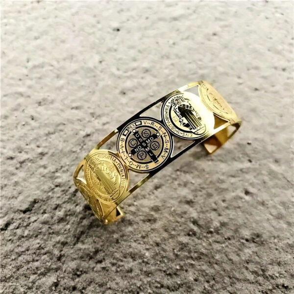 H982ed970996b49af9ddd5b178dc64309Q KOMI Stainless Steel Saint Benedict Cross Bracelet for Women Silver Gold Chunky Religious Cuff Bangles for Christian Prayer Gift