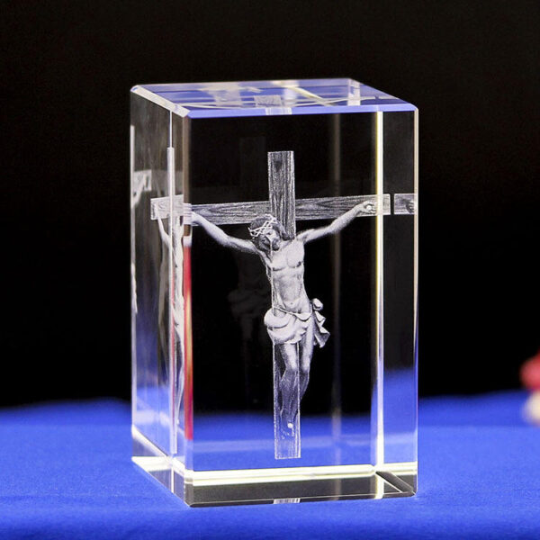 H9924b8155d4542b485690d90a982e7a7B Creative 3D Crystal Carving Jesus Cross Transparent Crystal Crafts Home Crystal Ornaments 5*5*8cm Factory Wholesale