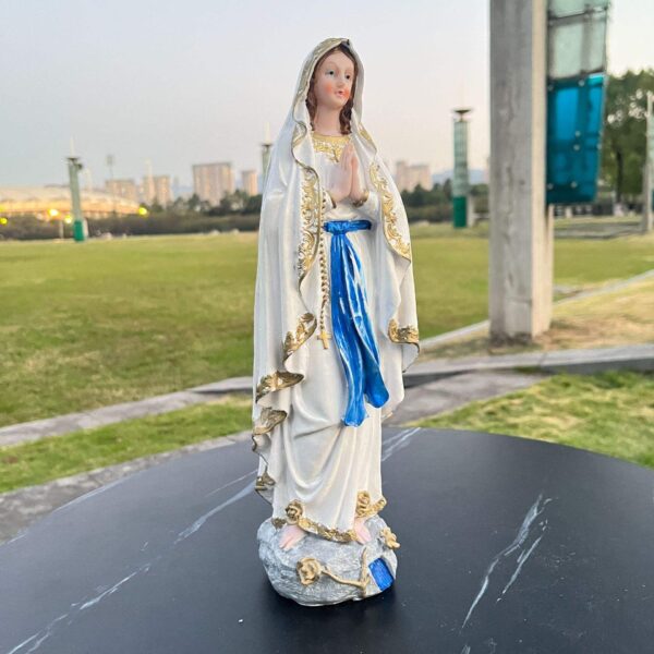 KOMI Jesus Religion of the Lourdes Virgin Mary Christmas Festival Decorations Resin Crafts Sculpture Decoration