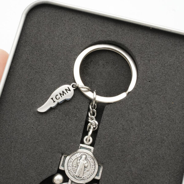 KOMI New Religious Benedict Keychain End Rose Ring Rosary Beads Deathbed Holy Plaque Keychain