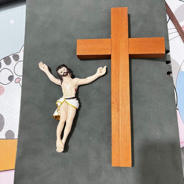 Hf9be5dfa1e73462eadc7455ce8f3bd94A KOMI New Easter Gift Bungee Jumping Jesus Religious Wall Decoration Decoration Holiday Gift