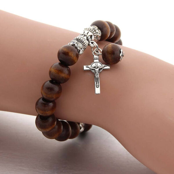 Hfcd34d085fb443558315f6233cb307d7r KOMI Couple Black Brown Wood Beads Elastic Rope Bracelet Jesus Cross Virgin Mary Medal Charms Bracelet for Women Men Gift