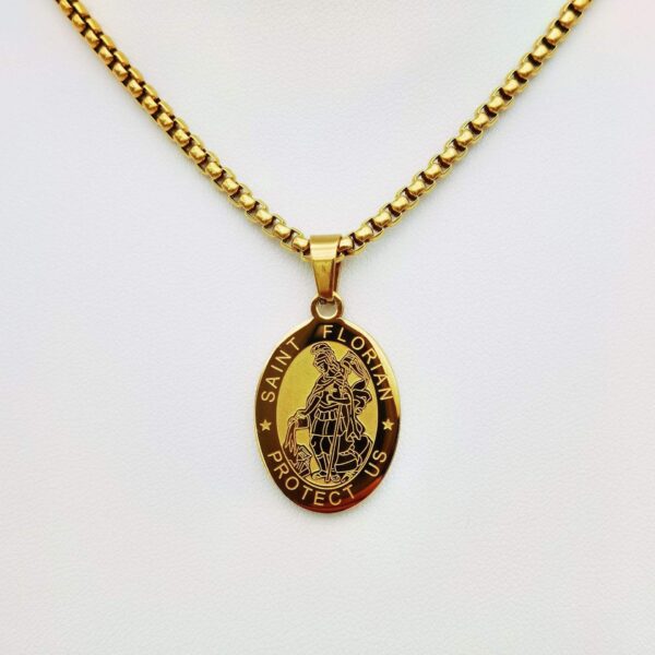 a8d7e3edcb4bb98d75f88476ac1d61d5_H1c468c53c25c482daa7dc7e043dabb65n_avif=close&webp=close Komi Saint Christopher Men's Stainless Steel Necklace Religious Virgin Mary Pendant Necklace