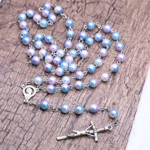 2024 Komi Religious Jewelry Catholic 8mm Colorful Plastic Pearl Crucifix Cross Pendant Rosary Necklace