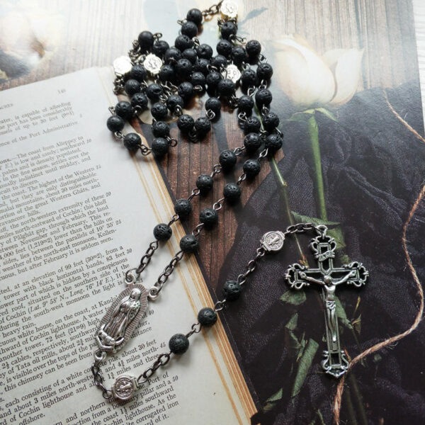Komi Hot Selling Black Volcanic Beads Cross 59 Rosary Beads Necklaces Prayer Jesus Cross Crucifix Pendant Jewelry Necklaces