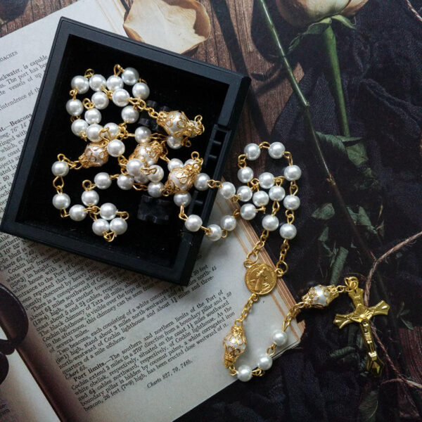 KOMI Flower Pedestal Glass Beads Rosary Benedictine Cross Rosary Beads Religious Rosary Necklaces
