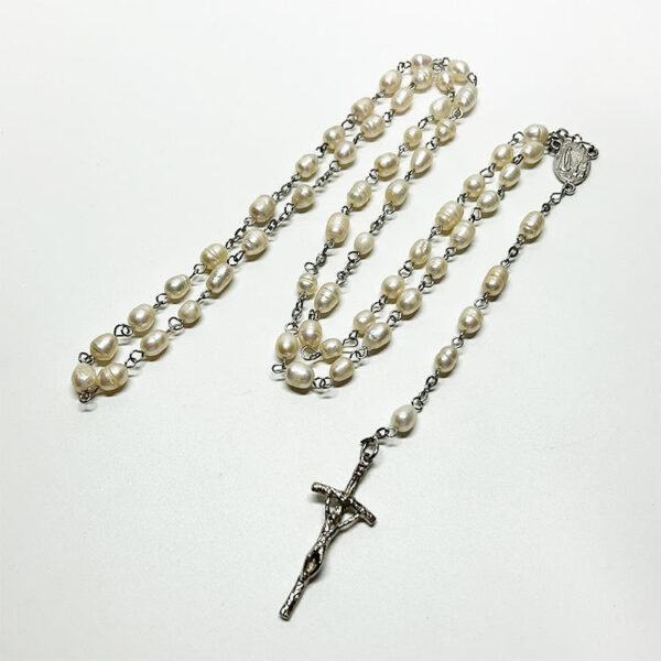 de02804407a4c55afa9c57d749012bcd_H9dfe86ac92a9453eb50240999416afdfy_avif=close&webp=close KOMI Natural Pearl Rosary Necklace Freshwater Pearl with Jesus Cross Pendant Choker Necklace for Women Girls Religious Gifts