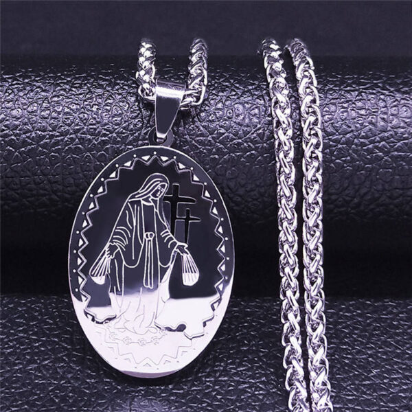 KOMI HipHop Goddess Madonna Medal Twist Chain Necklace 18K Gold Stainless Steel Oval Virgin Mary Pendant Necklaces for Men Gift