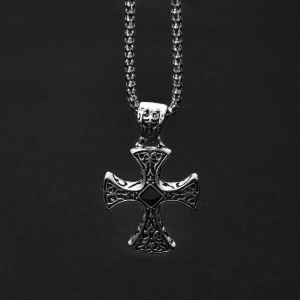 KOMI Fashion Black Diamond Cross Pendant Necklace Personalized Hiphop Punk Jewelry Stainless Steel Long Sweater Chain Necklaces