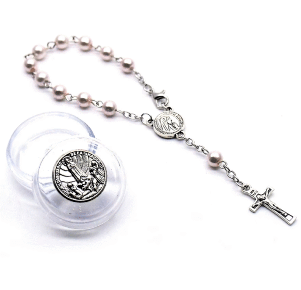 wechat_2025-08-04_095717_825 Komi 6mm Pearl Rosary Bracelet Silver Plated Crucifix Cross Charm Bracelet Religious Prayer Beaded Rosary Bracelets in Box