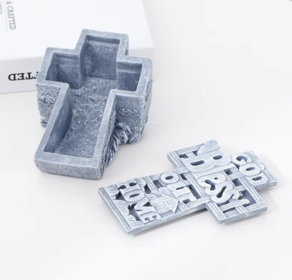 wechat_2025-08-28_163433_266 KOMI Best Selling Home Garden Statues Resin Little Angel Cross Heart Statues for Table Pillar Standing OrnamentsCrafts Gifts