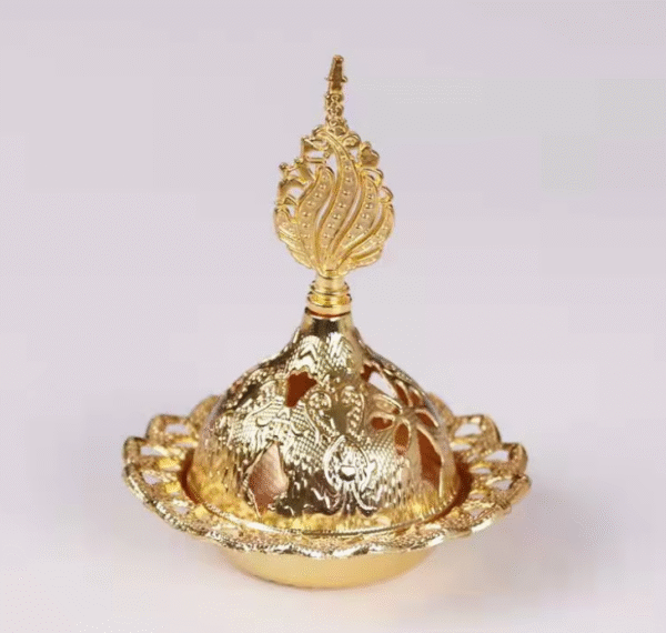 Hot Selling Gold Hollowed Out Middle Eastern Arab Small Incense burner Metal Aromatherapy Sandalwood Furnace Tower