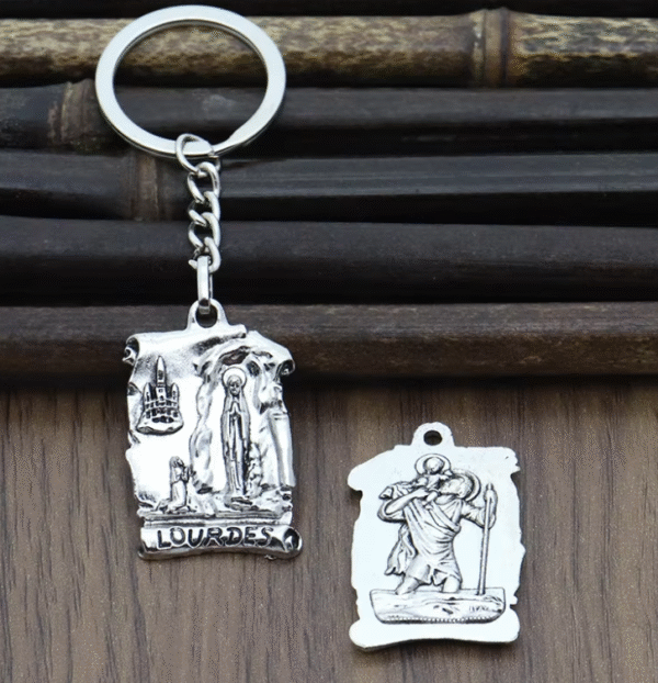 Factory Spot Wholesale Metal Jewelry Pendant Necklace Religious Jewelry Christian Pendant Saint Keychain Pendant