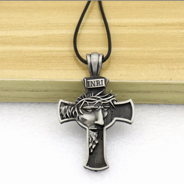 KOMI Vintage Figure Crucifix Pendant Necklace Keychain Jewelry Set Image Cross Religious Craft Gifts Car Accessories