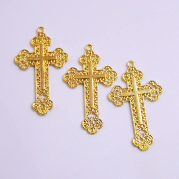 KOMI Gold Plated Vintage Hollow Cross Pendant DIY Metal Cross Charms Pendants for Jewelry Necklace Keyring Accessory Decoration