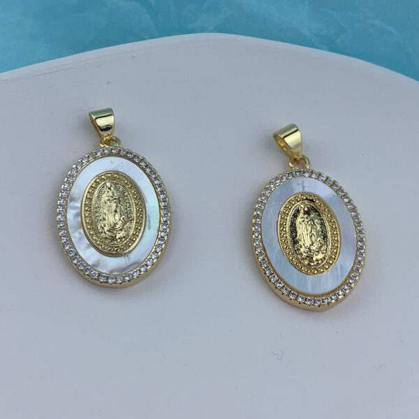 213ae4b1883a80e057dce952f78c57f4_He0ab564a661040b384d078b16d5b839cy_avif=close&webp=close KOMI 2024 New Natural Shell Zircon Oval Madonna Pendant Accessories Religious Jewelry