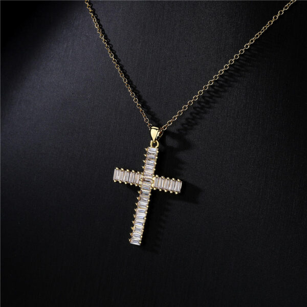 2024 High Quality Diamond Christian Religion Jewelry Gold Plated Stainless Steel Chain Micro Pave Cross Pendant Necklace