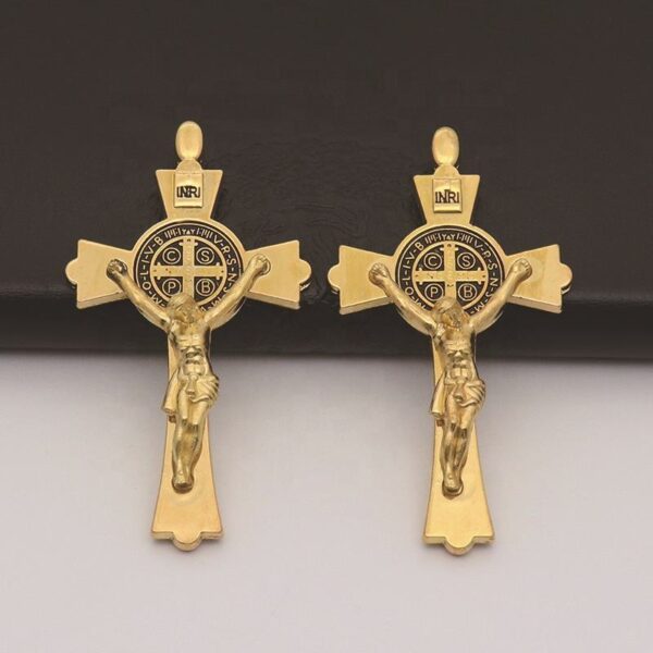 Wholesale Gold Plated St.Benedict Crucifix Cross Pendant Necklace Keychain Religious Jesus Cross Craft Gifts for Men