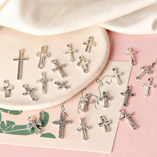 54ac745887f92c7e6fe2059a51cc865a_H658a369c6b484c9ba663d45c07cfa35f9_avif=close&webp=close KOMI Cross Sweet Cool Rose love Figure with Hanging Hand-made Alloy DIY Accessories