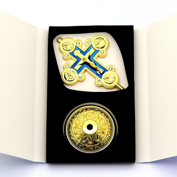 Hot Sale Cross Crafts Wholesale Jesus Christian Catholic Desktop Decoration Metal Religious Jewelry Crafts Ornaments