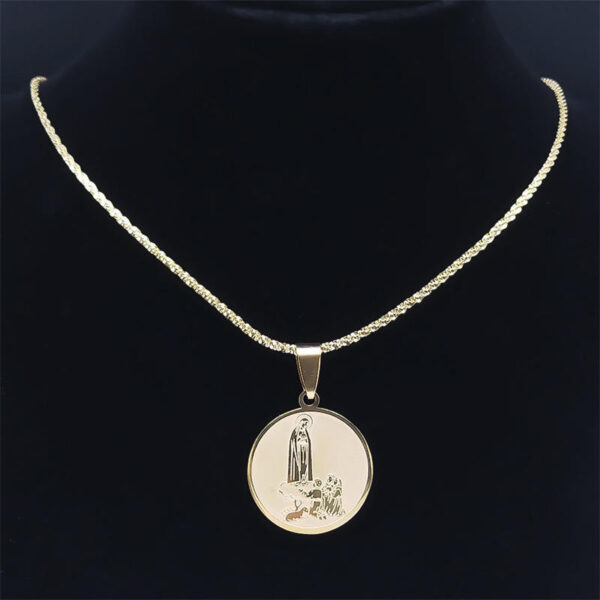 KOMI Dainty Figure Necklaces for Women 18K Gold Plated Stainless Steel Round Coin Disc Virgin Mary Pendant Necklace Jewelry Gift