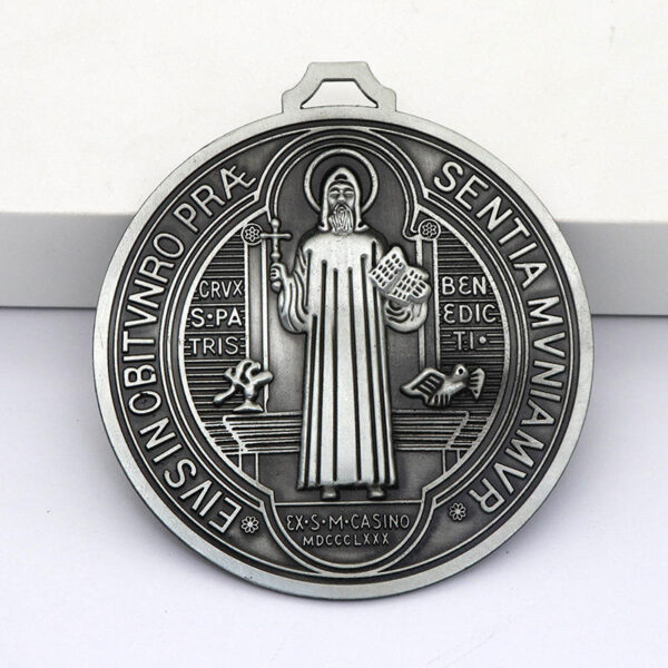 KOMI New Hot Sale Saint Benedict Pendant Round Religious Metal Crafts Pendant