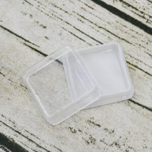 Ha9d4e6db6b054d0493f0810799a2a439C KOMI White Plastic Box Cross Rosary Box for Jewelry Packing Small and Cute Square Jewelry Box for Trinket Gifts Storage Case