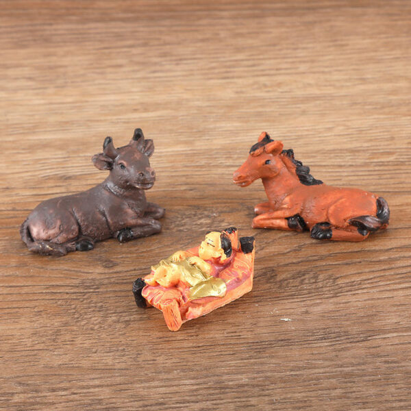 KOMI New Jesus Manger Decoration 8-piece Set of Religious Christmas Resin Crafts