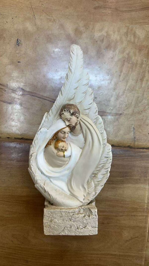 Hb50a37875ab442eda4445ee7d5f7d8d35 KOMI Wholesale Jesus Virgin Mary Child Family Baptism Decoration Wings Sculpture Decoration Religious Resin Crafts Gifts