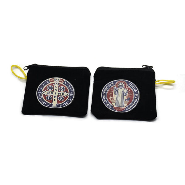 Hcf611c5c676b4a6083a8e8a2c85ee38b4 Wholesale Spot Cross Rosary Religious Jewelry Packaging Gift Cloth Flannel with Zipper Jewelry Lanyard Storage Bag